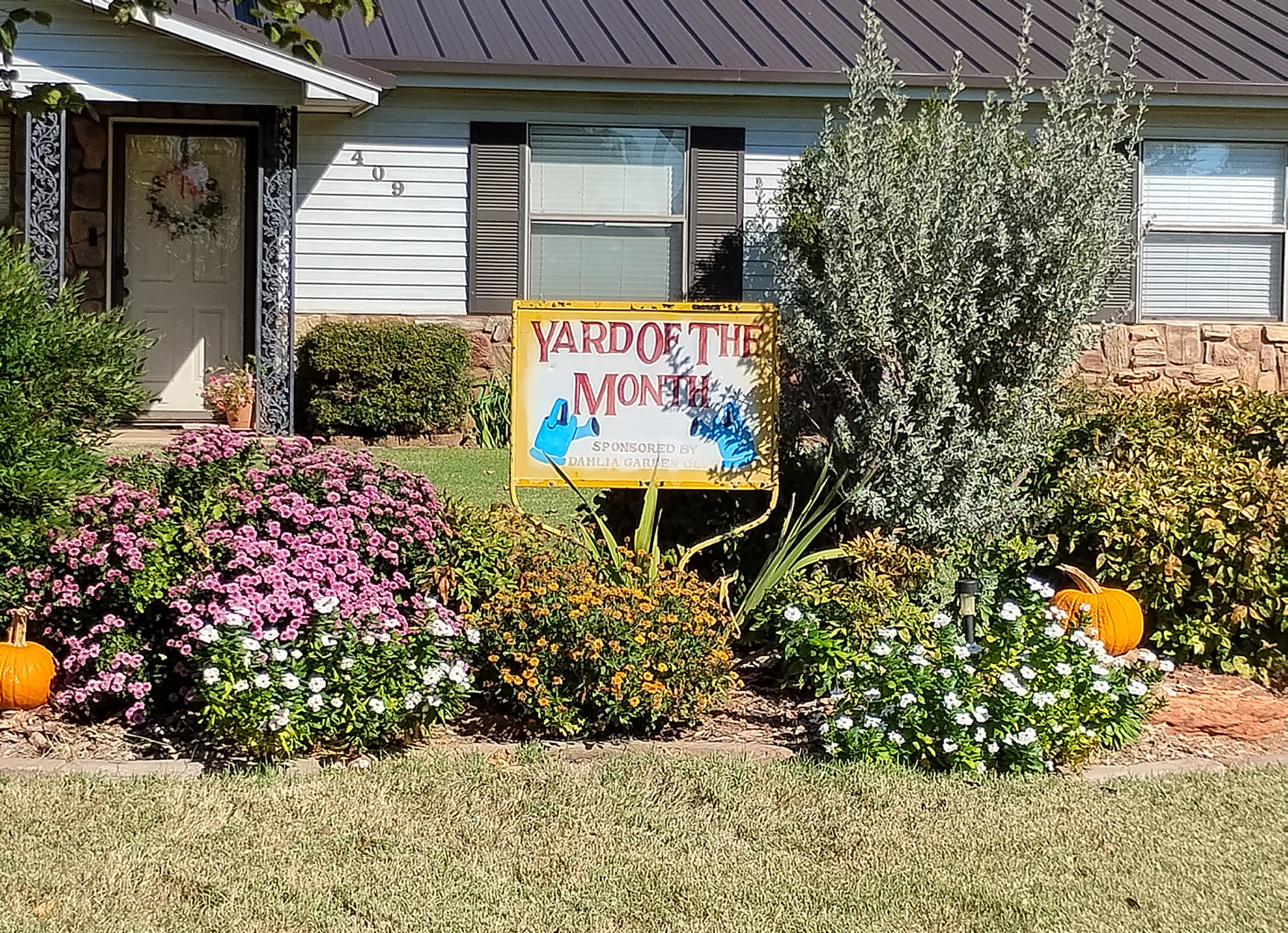 October Yard Of The Month