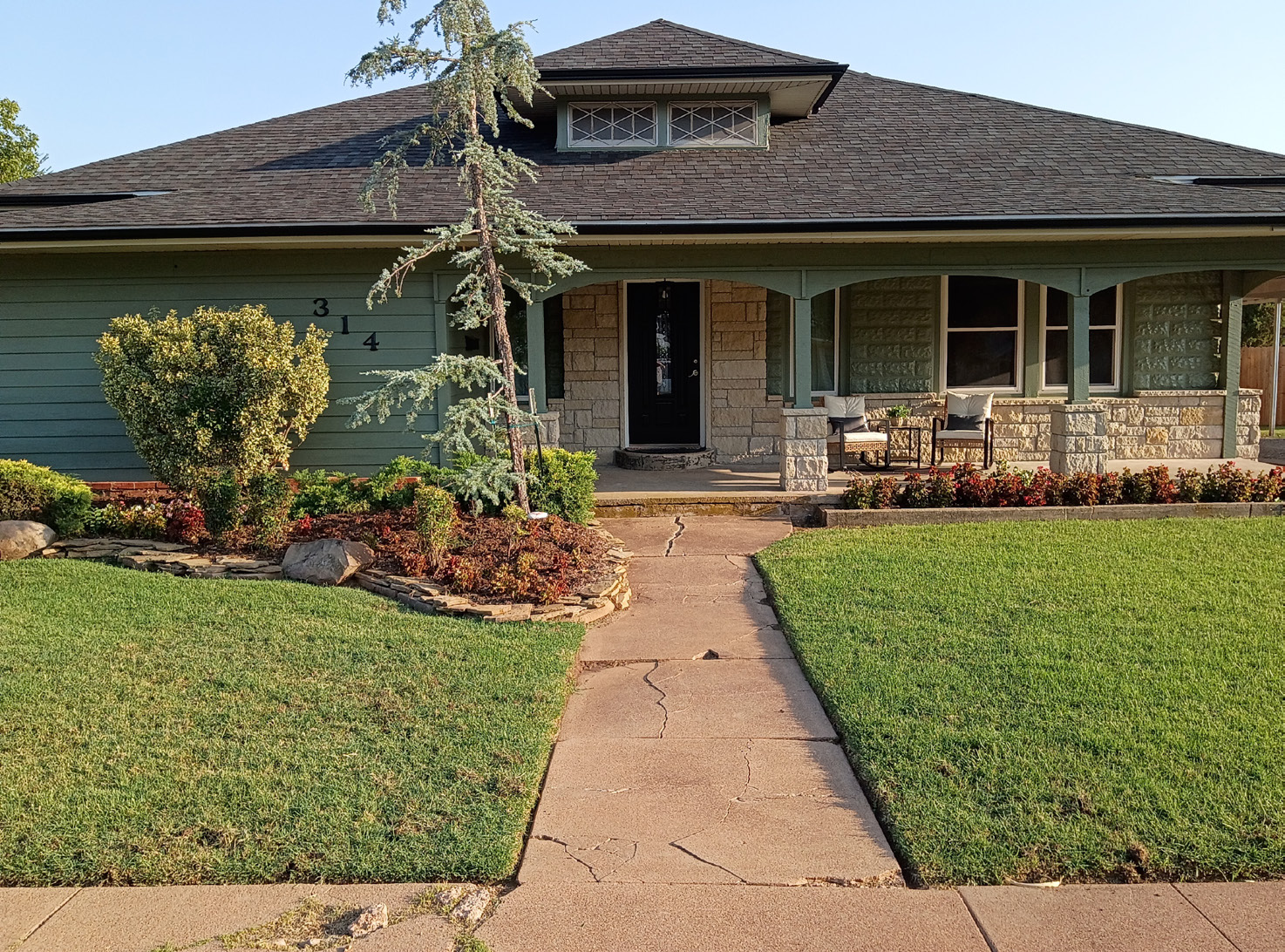 Garza’s Chosen August Yard Of The Month