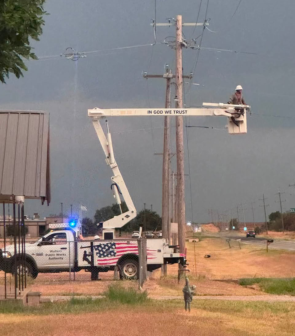 The City of Walters Electric Crew Is Greatly Appreciated!